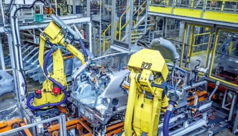 La actividad industrial volvió a caer en febrero