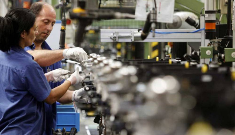 La pérdida de empleo registrado se profundiza y no llega a ser compensada por las altas en el monotributo