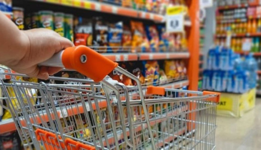 Las ventas minoristas cayeron 3,2% interanual en abril y suman un año en retroceso