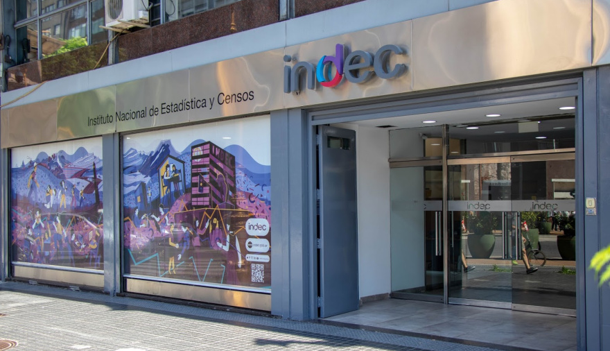 Los salarios subieron 3,5% en abril y le ganaron a la inflación, según el INDEC