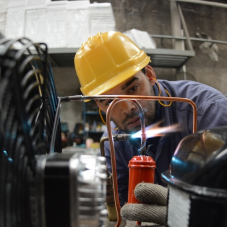 La industria creció 5,8%, pero todavía no alcanza niveles óptimos