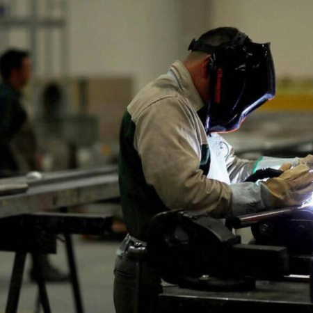 La industria, según el INDEC, operó con más del 50% de su capacidad instalada