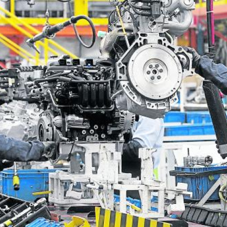 En mayo volvió a caer la industria, pero hay señales de rebote