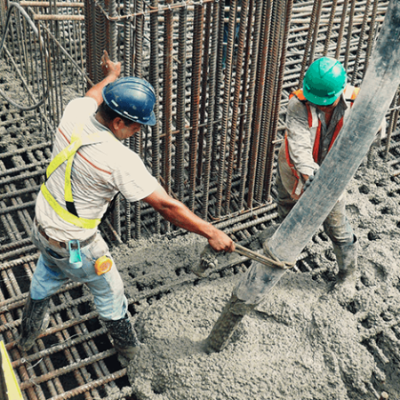 En mayo repuntó la construcción, mientras que la industria anotó una nueva caída