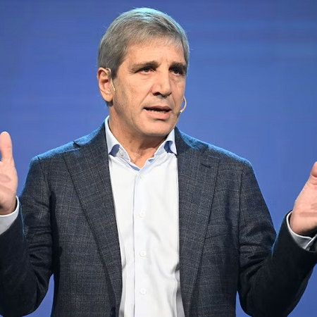 Caputo acusó a los industriales de vender bienes caros y de menor calidad a los argentinos