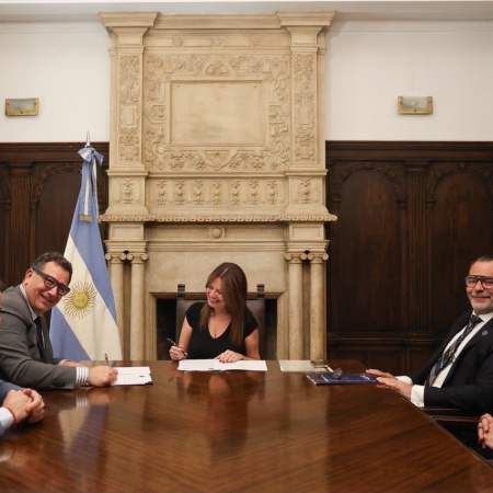 ADIMRA y Capital Humano firmaron un convenio para formar soldadores con simuladores de realidad aumentada